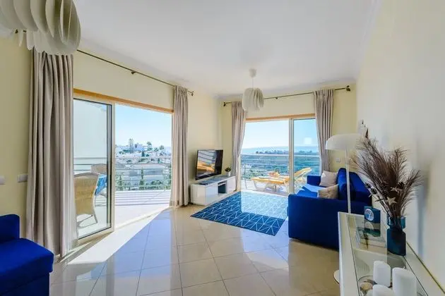 Sea view Apartment with 3 spacious Terraces & 2 Swimming pools