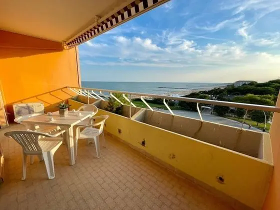 Sea View Apartment for 5 People by Beahost Rentals