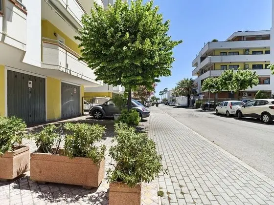 Sea-view Apartment in Alba Adriatica With Private Terrace - Dış Mekan