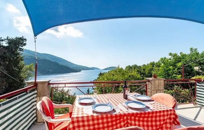 Sea View Apartment With Terrase Vl