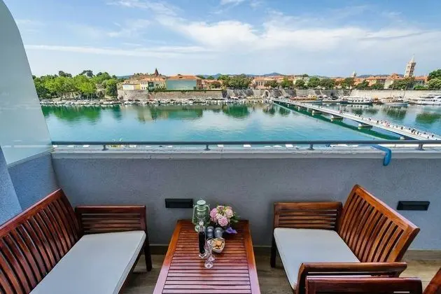 Sea View Apartment Zara Luminosa