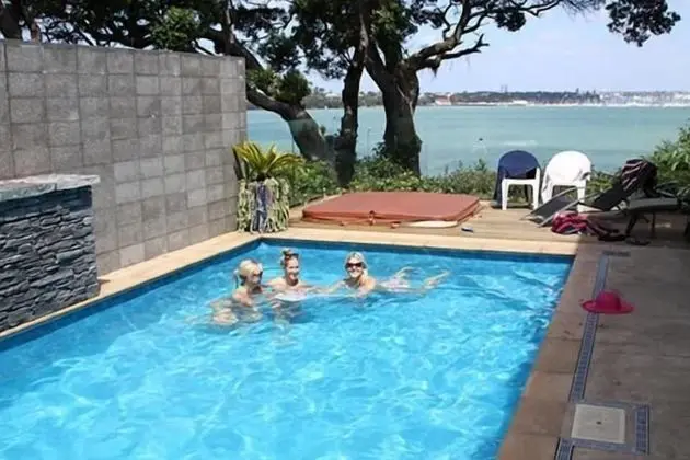 Sea view guest house - Havuz