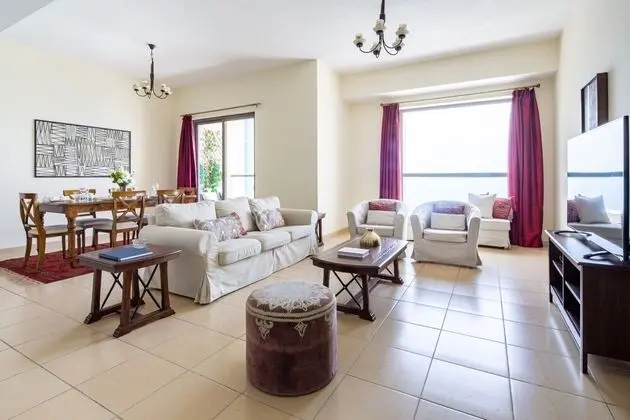 Sea View! Spacious 2BR in JBR + Pool & gym - İç Mekan