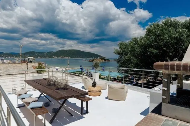 Sea View Studio With a Barbecue Area on the Terrace of the Building a Smart TV