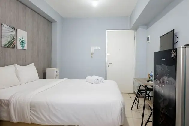 Sea View Studio Apartment at Green Bay Pluit