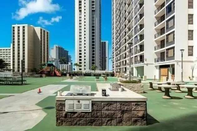 Sea Views at the Waikiki Banyan - Free Parking! - Dış Mekan