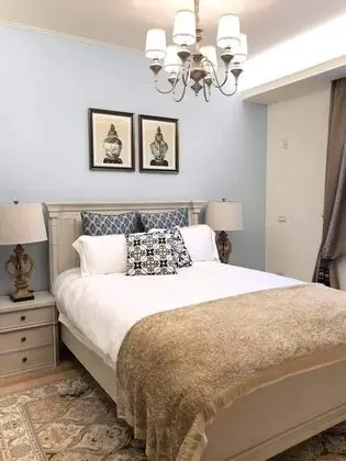 Sea & Wind Rose Manor