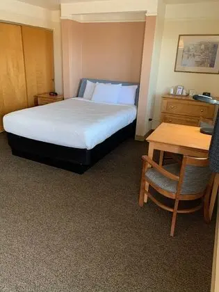 Seabird Lodge