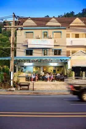 Seabox Khaolak Hostel - Dış Mekan