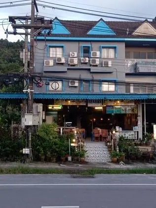 Seabox Khaolak Hostel - Dış Mekan