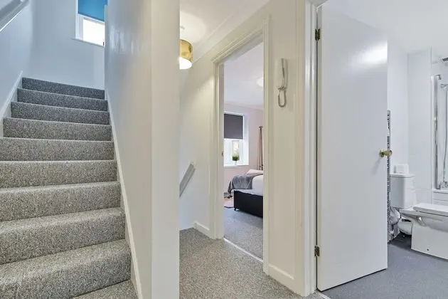 Seabright Townhouse with 1 car parking - İç Mekan