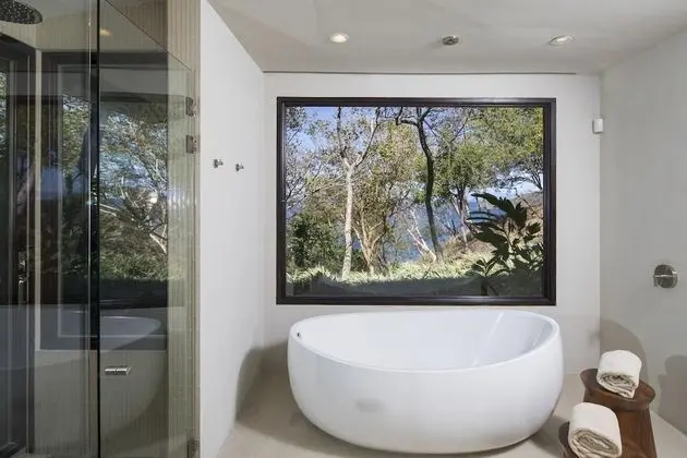 Seacliff Point Stunning Ocean Views Throughout - Oda