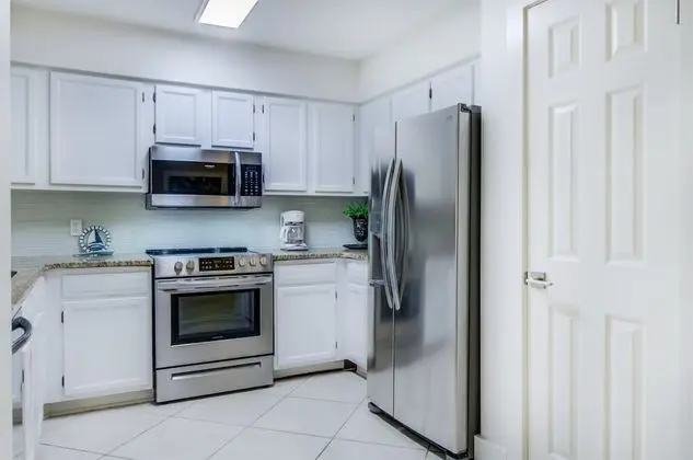 Seacove Townhome Collection by Seacove Homeowner Rentals - Mutfak