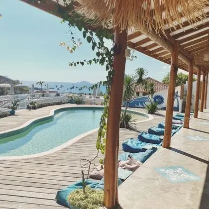 Seaesta Komodo - Hostel - Havuz