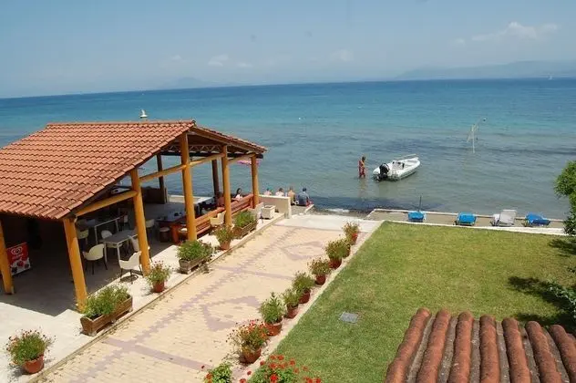 Seafront Apartments - Plaj