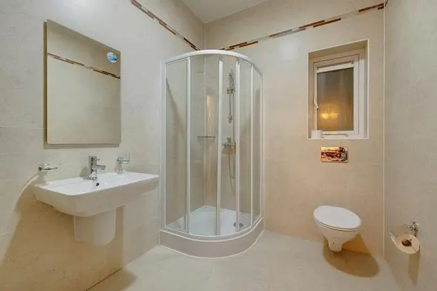 Seafront LUX Apart inc Pool Upmarket Area - Banyo Tipleri