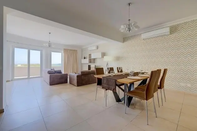 Seafront LUX Apart inc Pool Upmarket Area - Oda