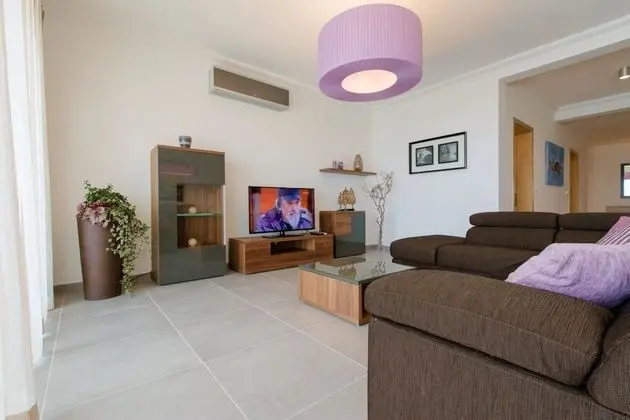 Seafront Luxury Apartment Pool and Great Location - Oda