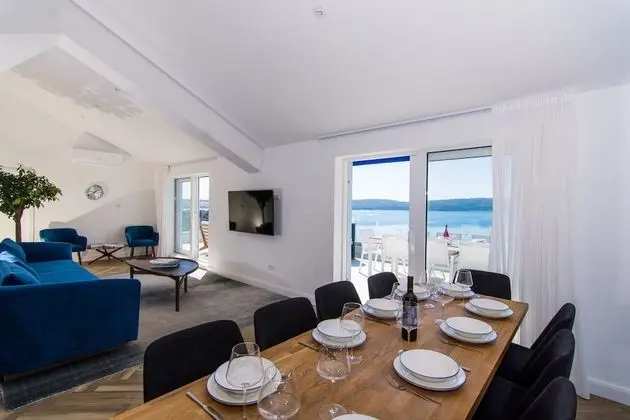 Seafront Luxury Apartments Fun - Oda Düzeni