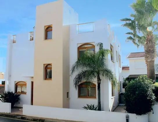Seafront Villa With Private Pool - Dış Mekan