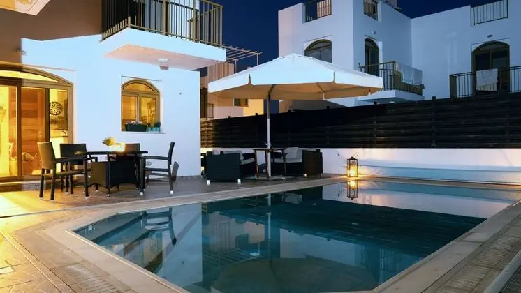 Seafront Villa With Private Pool - Havuz
