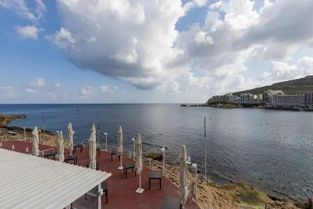 Seafront Small Home w Terrace
