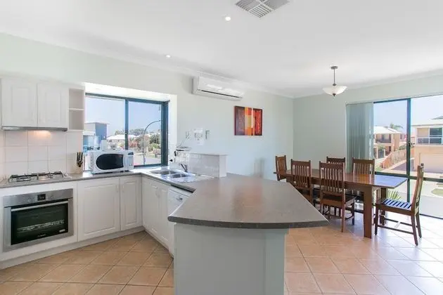 Seahaven Villas by Rockingham Apartments - Mutfak