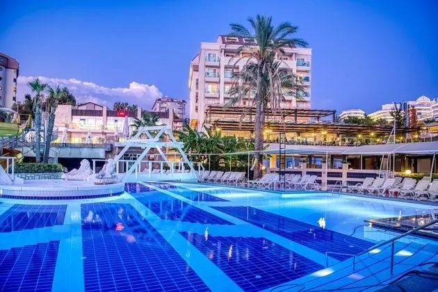 Sealife Buket Resort & Beach Hotel - 4