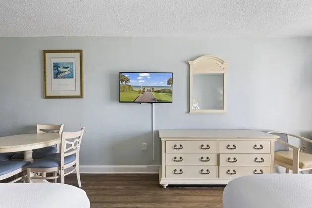 SeaMist Driftwood Vacation Studio with Largest Onsite Water Park - Oda