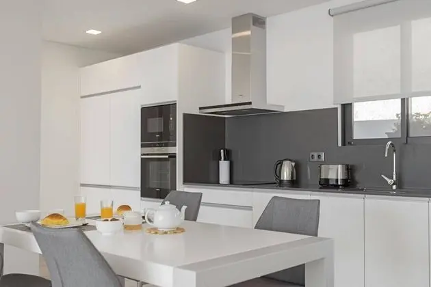 Searenity Vacations Home I by An Island Apart - Mutfak