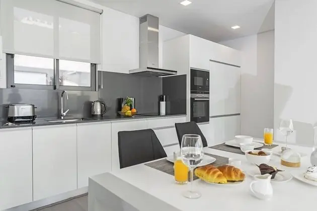 Searenity Vacations Home II by An Island Apart - Mutfak