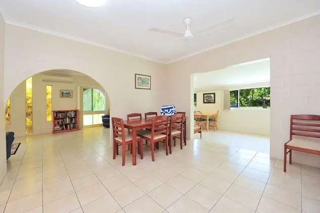 Seascape Holidays - 53 Reef Street - Yerinde Yemek