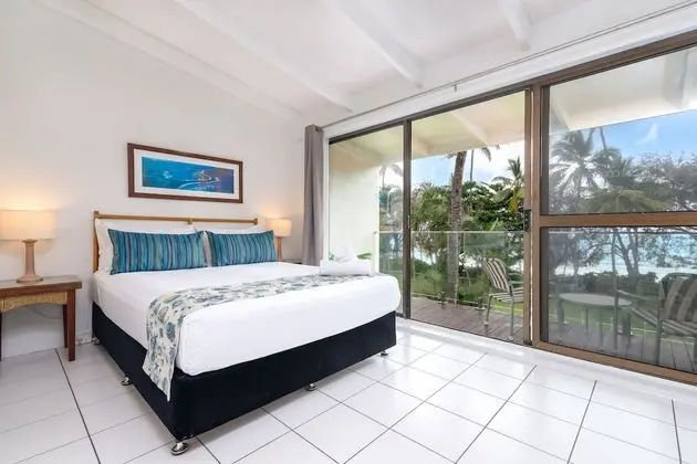 Seascape Holidays – Beachfront Terraces - Oda
