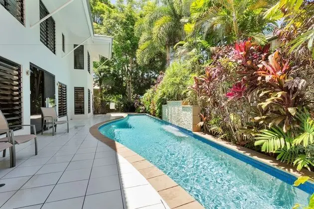 Seascape Luxury Beachfront Holiday House - Havuz