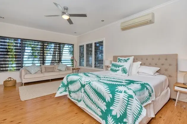 Seascape Luxury Beachfront Holiday House - Oda