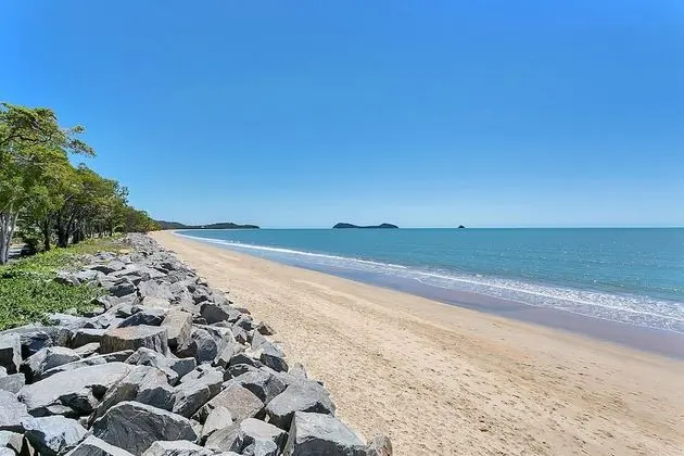 Seascape Luxury Beachfront Holiday House - Plaj