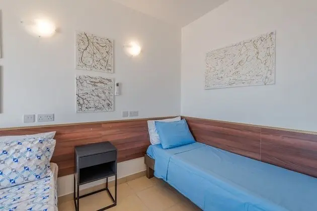 Seashells Penthouse Hot Tub Seaview by Getaways Malta - Oda