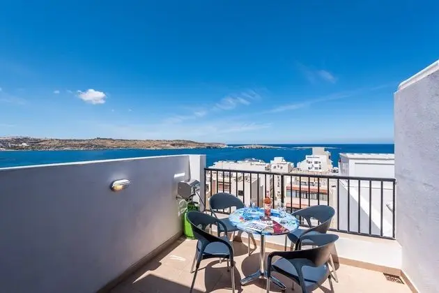 Seashells Studio Seaview terrace by Getaways Malta