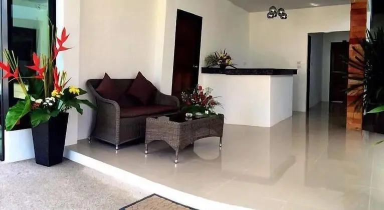 The Seashore Kamala Service Apartment - Lobi
