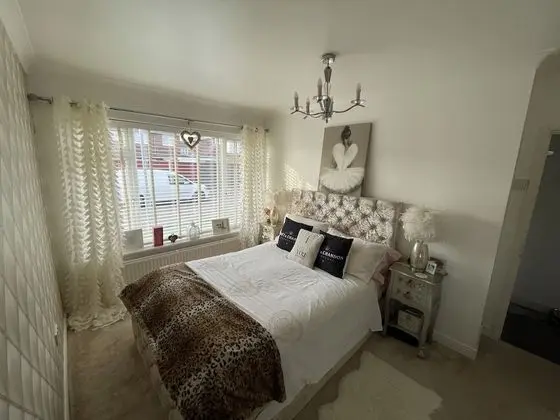 Seaside 2-bed Bungalow in Canvey Island
