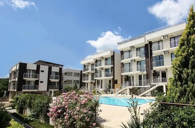 Seaside 2 Bedroom Apartment - 1