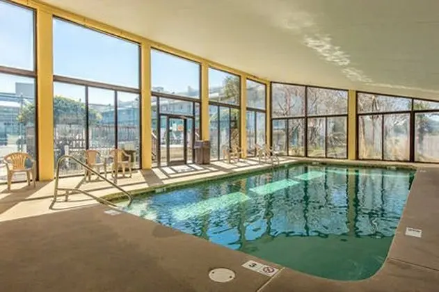 Seaside Beach and Racquet Condos - Havuz