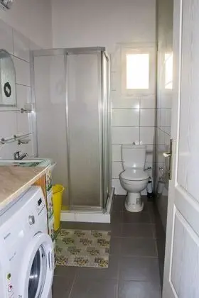 Seaside House 2 Double Bedrooms With Spectacular Mountain Sea View - Banyo Tipleri