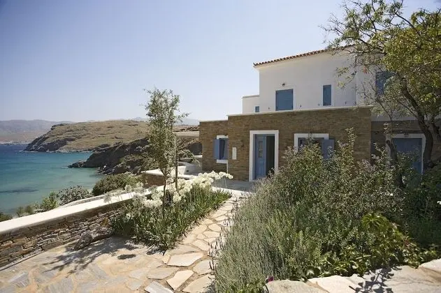 Seaside luxury villa by VillaRentalsgr