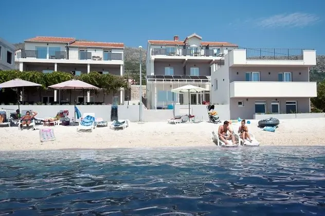 Seaside Luxury Suites