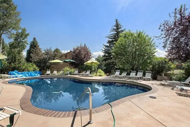 Seasons Four Condos by iTrip Vacations Aspen Snowmass - Havuz
