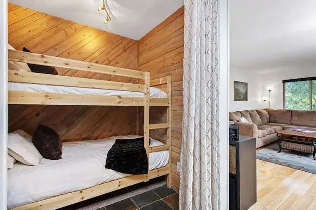 Seasons Four Condos by iTrip Vacations Aspen Snowmass - Oda