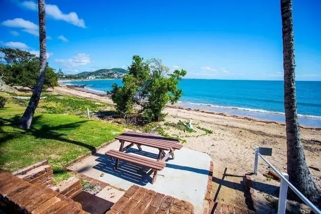 Seaspray Waterfront Holiday Units - 1