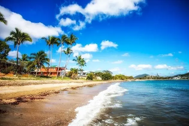 Seaspray Waterfront Holiday Units - Plaj