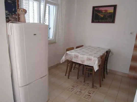 Seaview Apartment in Dalmatia With Balcony - Yerinde Yemek